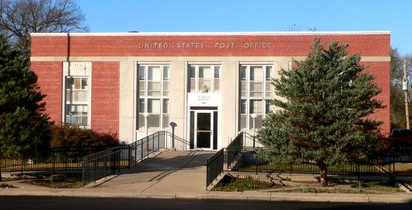 Eureka, Kansas, post office from E 1