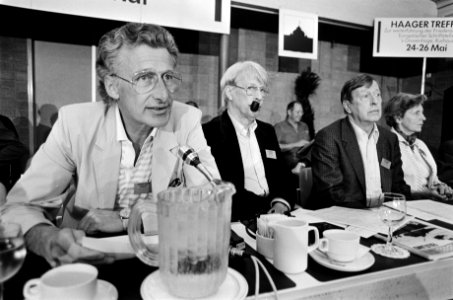 Europese conferentie van schrijvers Haagse Treffen in Kurhaus te Scheveningen, Bestanddeelnr 932-1804