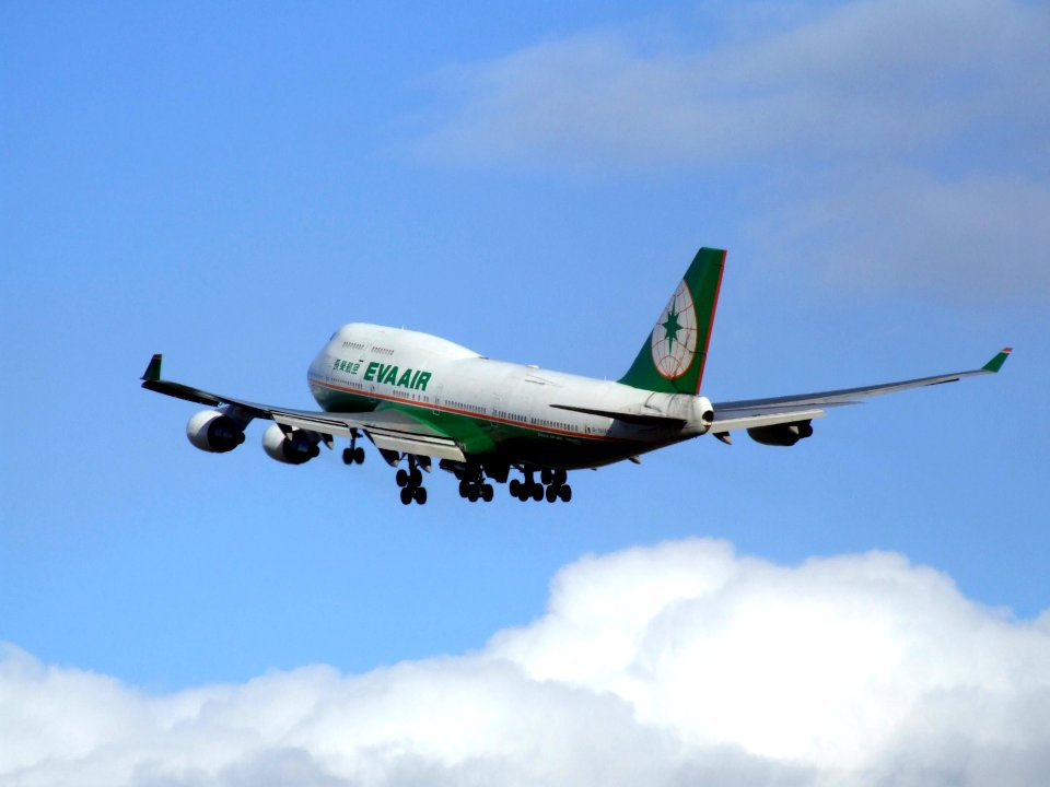 Eva Air Boeing 747-400 B-16461 p3