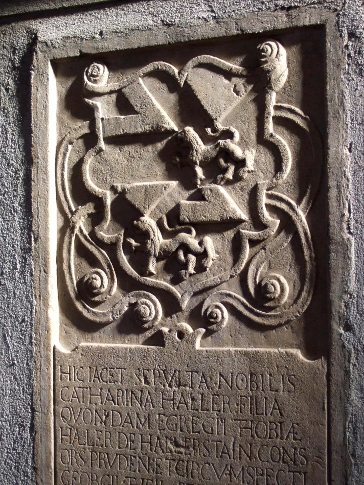 Ev. Kirche Grabmal