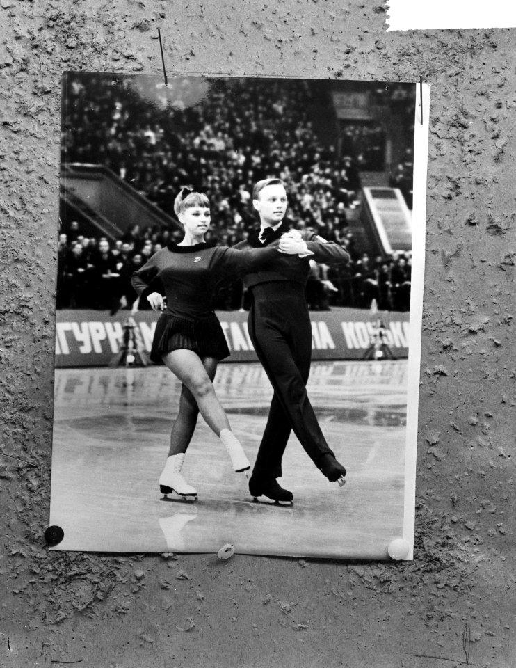 Eva Romanova en Pavel Roma in actie bij het paardansen, Bestanddeelnr 917-4972