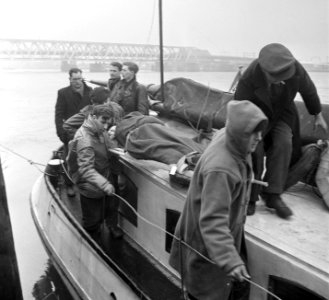 Evacuees op yacht, Bestanddeelnr 905-5298