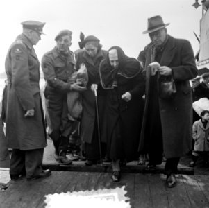 Evacuees, Bestanddeelnr 905-5301