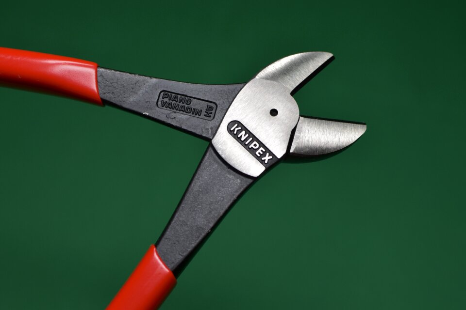 Cuter cutter bolt cutter