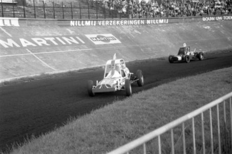 Europees Kampioenschap Auto-Speedway in OS. Kleingeld met verbrande hand langs d, Bestanddeelnr 921-4960