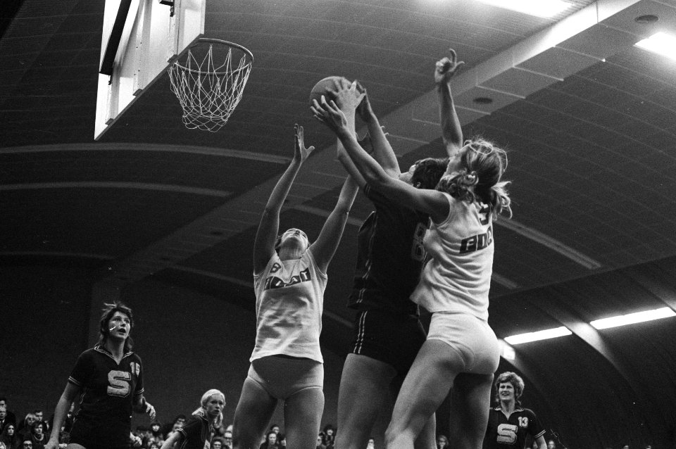 Europa Cup basketbal dames, Flatstars tegen Sparta Praag 53-72, Paula Kooistra e, Bestanddeelnr 925-1649