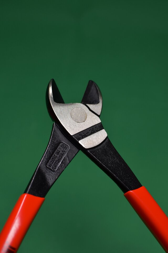 Cuter cutter bolt cutter