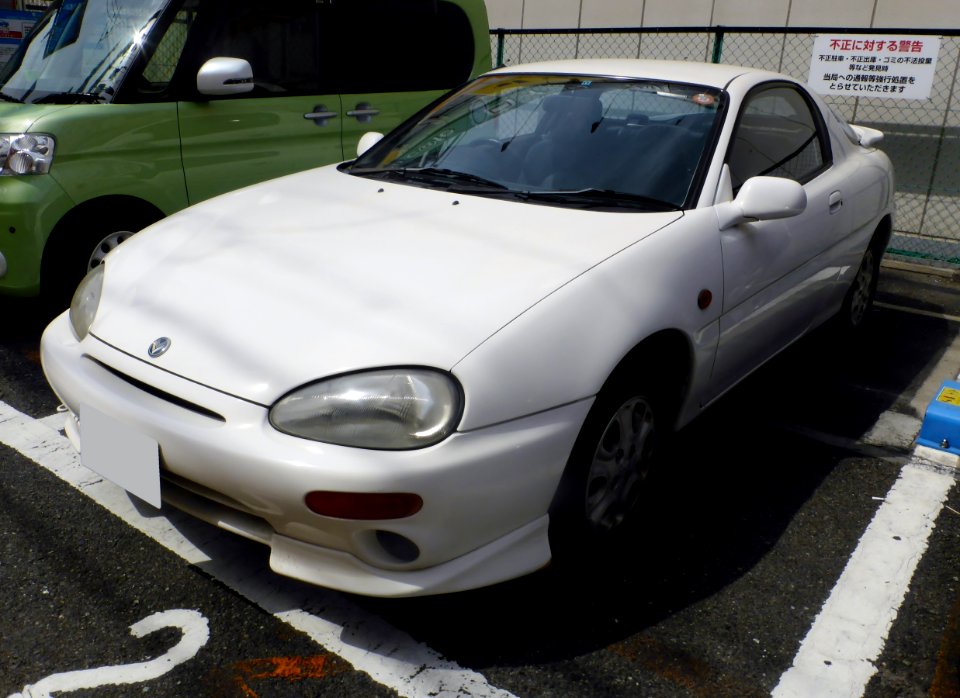 Eunos PRESSO front