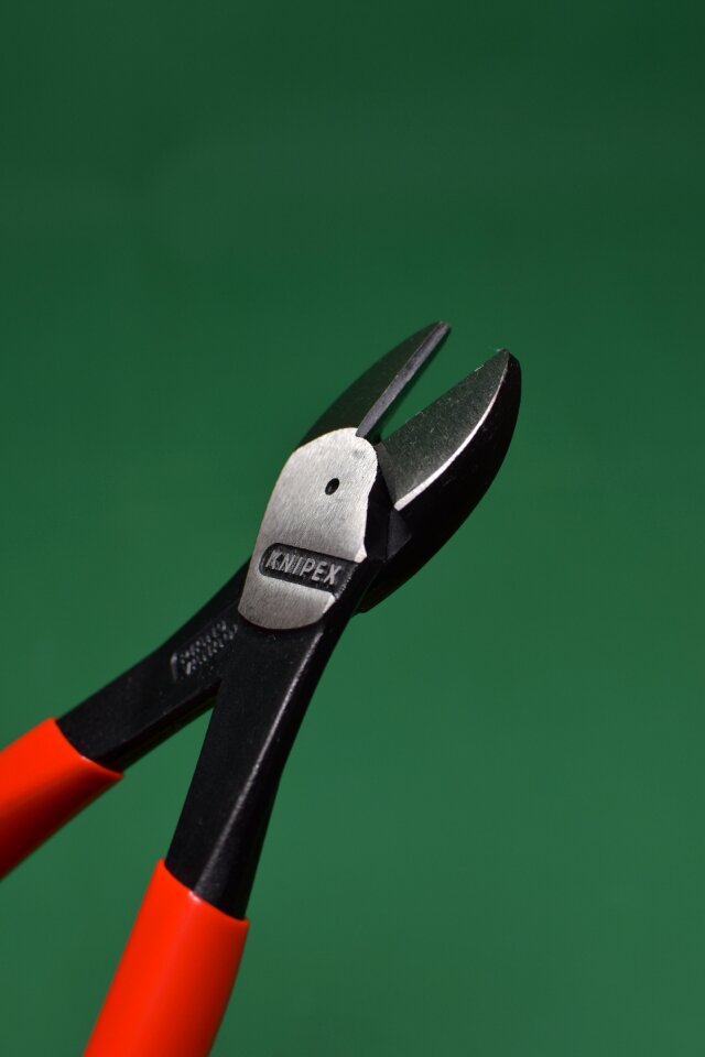 Cuter cutter bolt cutter