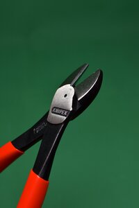 Cuter cutter bolt cutter