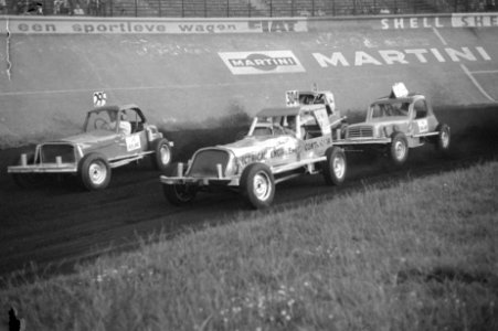 Europees Kampioenschap Auto-Speedway in OS. De coureurs in de bocht, Bestanddeelnr 921-4958
