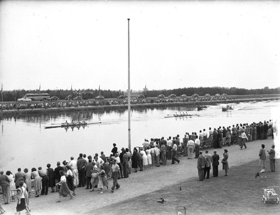 Europees Roeikampioenschap op de Bosbaan.Vier zonder stuurman. Finish, Bestanddeelnr 903-5749