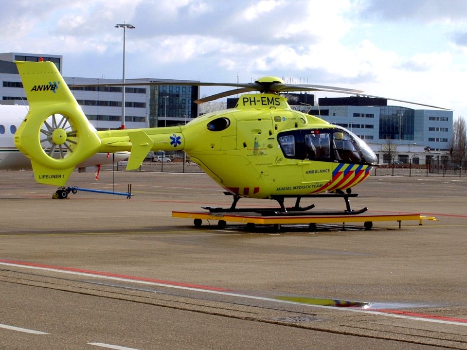 Eurocopter EC-135T-2 ANWB - Mobiel Medisch Team Lifeliner 1 PH-EMS Amsterdam Schiphol (AMS - EHAM), 27 February 2005