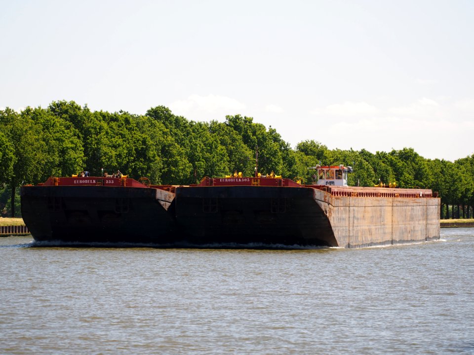 Eurobulk503 - ENI 01830244 & Eurobulk 555, Amsterdam-Rijn kanaal, pic1