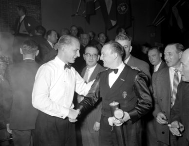 European three-cushion championship 1955, finalist Herman Popeijus (NLD, left), winner René Vingerhoedt (BEL, right), Bestanddeelnr 906-9780