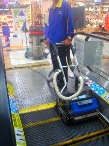 Escalator vacuum - 02