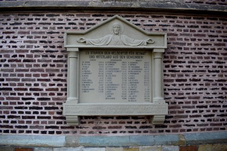 Esbeck - St. Severinus - Ehrenmal