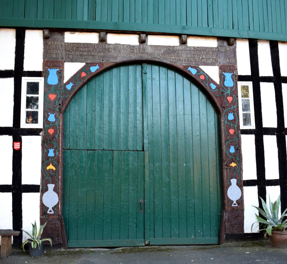 Esbeck - Bergstraße 2 - Tor