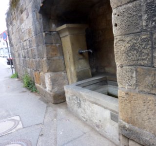 ES Augustinerstraße Brunnen Bergseite