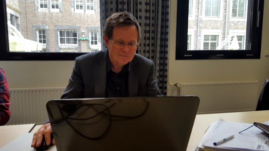 Ernst Homburg during Wikipedia session at Maastricht University