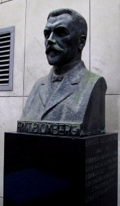 Ernst Blomberg. Förtroendeman i Järn och metallarbetareförbundet. Första socialdemokrat i Stockholms stadsfullmäktige
