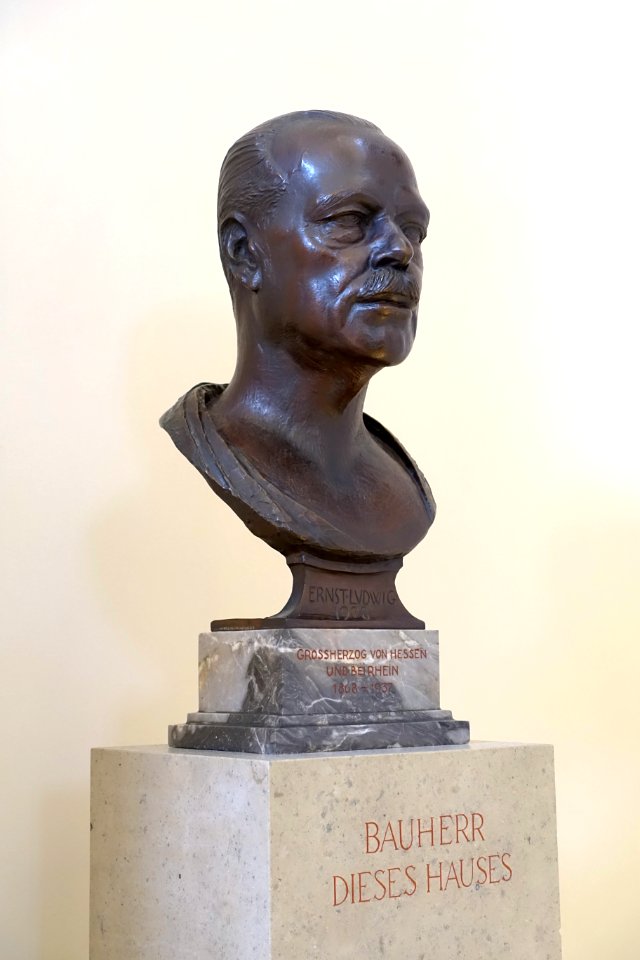 Ernst Ludwig by Heinrich Jobst, 1928, bronze - Hessisches Landesmuseum Darmstadt - Darmstadt, Germany - DSC00020