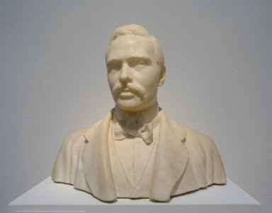 Ernst Ludwig Grand Duke of Hesse and by Rhine, by Ludwig Habich, 1898, Carrara marble - Museum Künstlerkolonie Darmstadt - Mathildenhöhe - Darmstadt, Germany - DSC06348