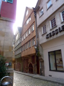ES Rathausplatz 17