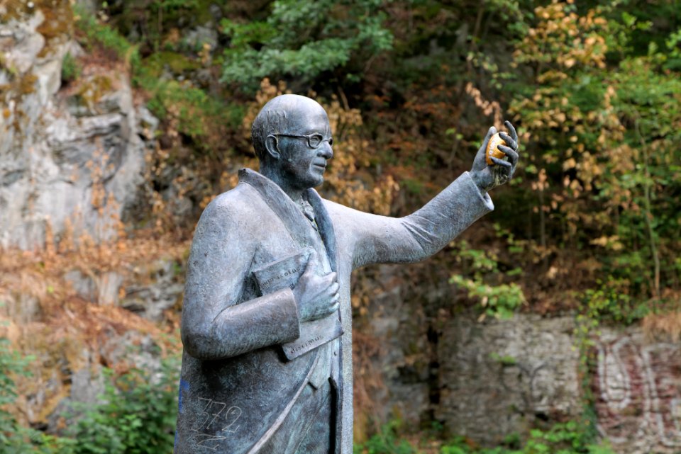 Ernst Majer-Leonhard statue Burghain Falkenstein 2020-08-18 05