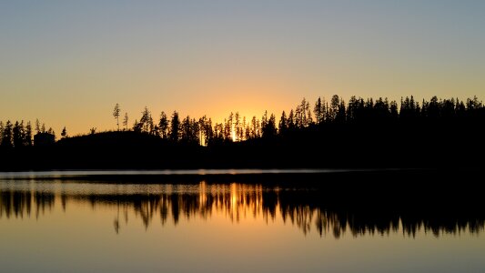 Silhouettes lake pleso