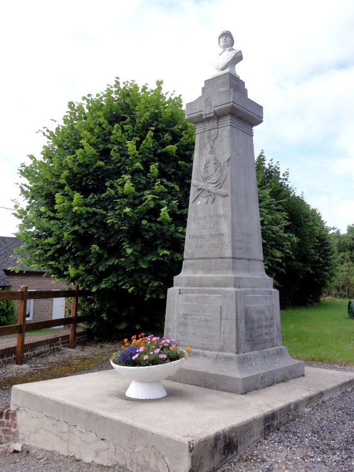 Erloy (Aisne) monument aux morts