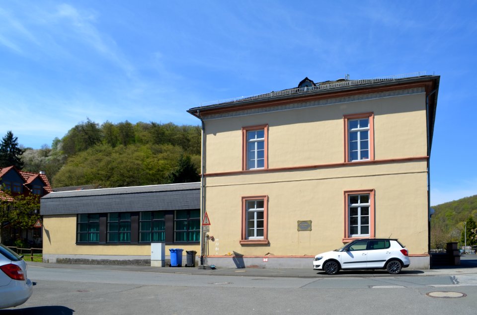 Ernsthausen, Bahnhofstraße 2, Seite