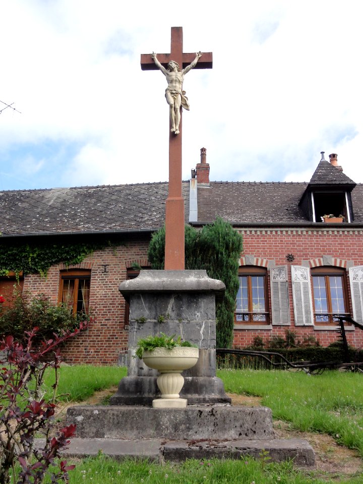 Erloy (Aisne) grande croix de chemin
