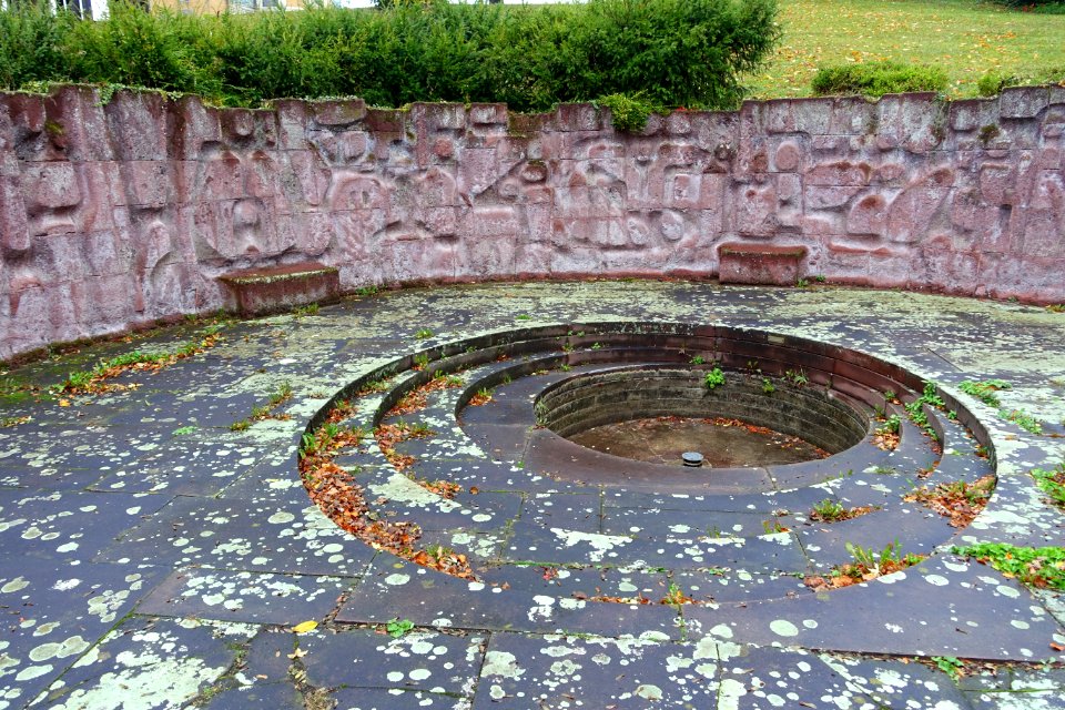 Ernst-Ludwig-Brunnen - Mathildenhöhe - Darmstadt, Germany - DSC01381