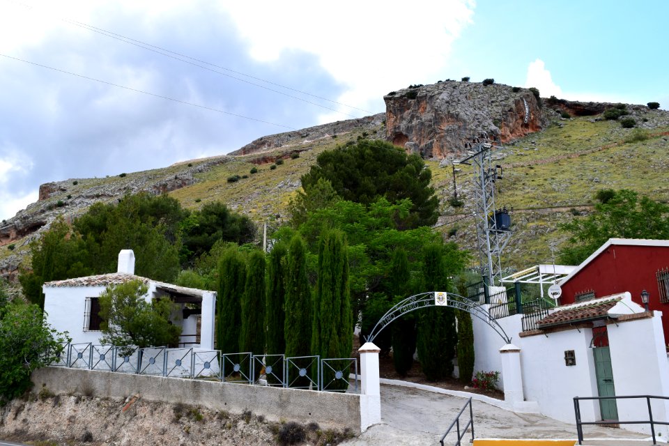 Ermita del Santo Cristo de Charcales desde la carretera