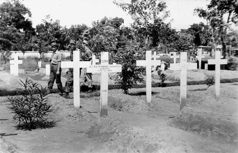 Ereveld Semarang. Herbegrafenis stoffelijke overschotten afkomstig van ereveld D, Bestanddeelnr 6613