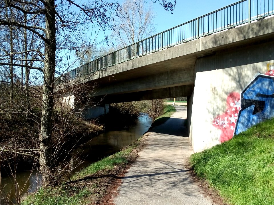 Erlengraben, Brücke Autobahnabfahrt