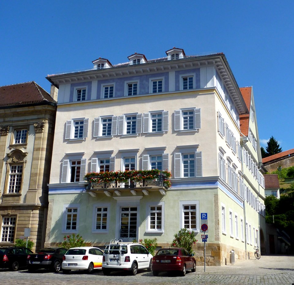 ES Dekanatsgebäude Sommer