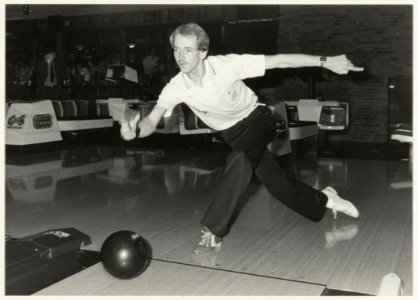 Eric Kok tweede bij het wereldkampioenschap bowling bij Claus Partyhouse. NL-HlmNHA 54014471