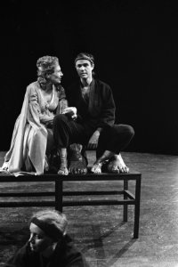 Eric Schneider als Oedipus en Josephine van Gasteren als Iokaste, Bestanddeelnr 924-6193