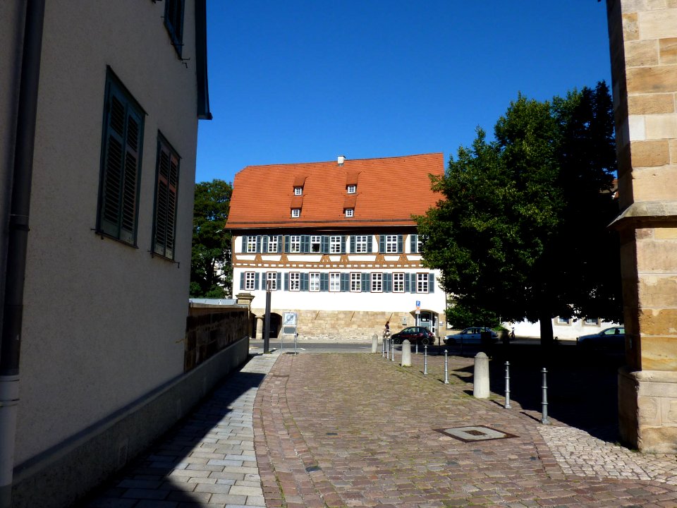 ES Blick aus der Archiv- zur Abt-Fulrad-Straße
