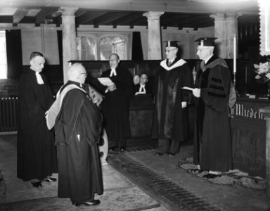 Erepromotie Ds. J. P. van Heest (Ev. Lutherse Kerk). links Ds. C. Pel , rechts …, Bestanddeelnr 907-1741