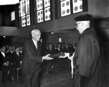 Erepromotie van dr. A. A. L. Rutgers in de Woestduinker in aanwezigheid van Prin, Bestanddeelnr 910-7575
