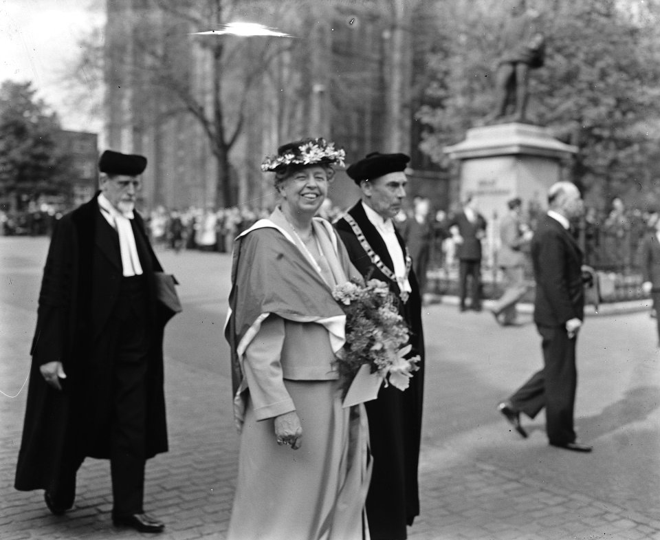 Erepromotie Mevrouw Roosevelt . In de kerk, Bestanddeelnr 902-6984