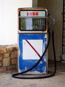 Esso (old petrol pump) pic2
