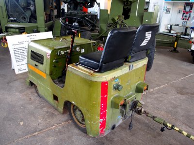 Esslingen aircraft tow truck in Aalborg Forsvars- og Garnisonsmuseum, pic5 photo