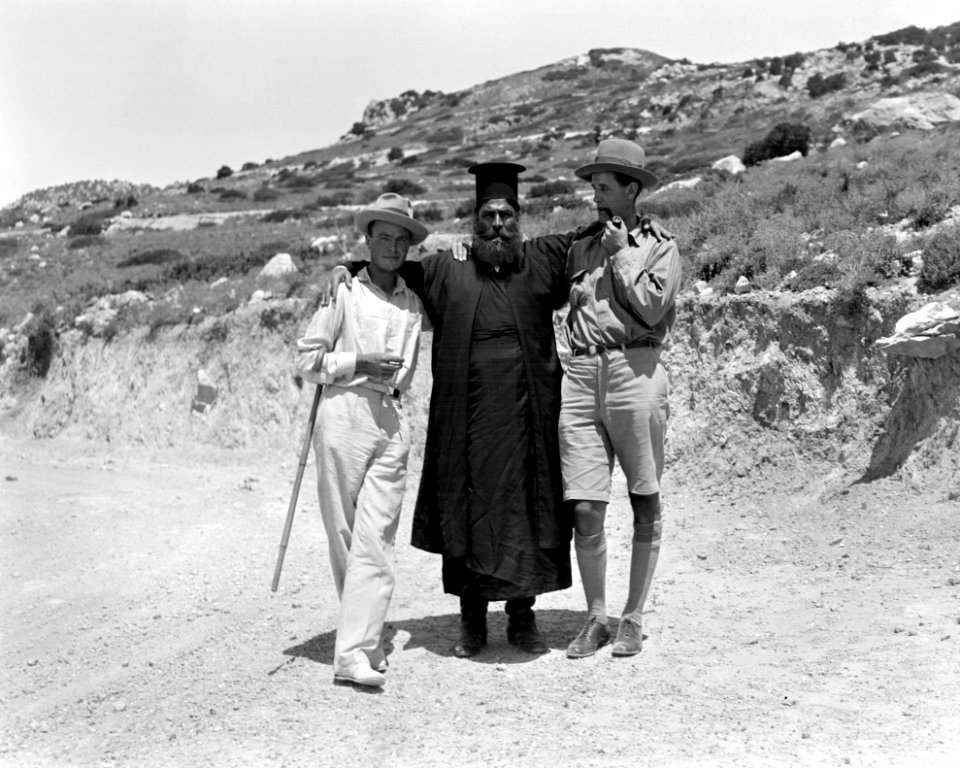 Erik Sjöqvist, prästen och Einar Gjerstad. Mandres - SMVK - C09752