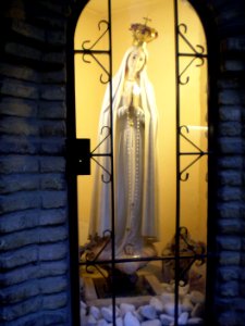 Estatua de la Virgen de Fátima en Santa Engracia PA220010