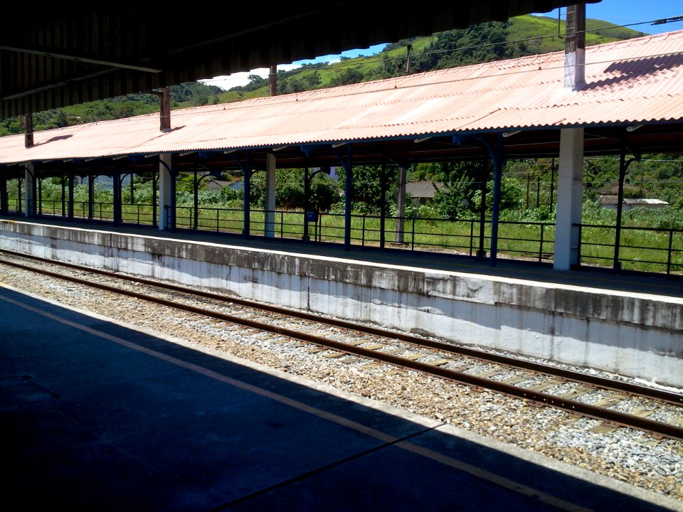 Estação Japeri - plataforma da linha auxiliar (11-01-2014)