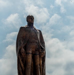 Estatua en Plaza Rafael Urdaneta 2